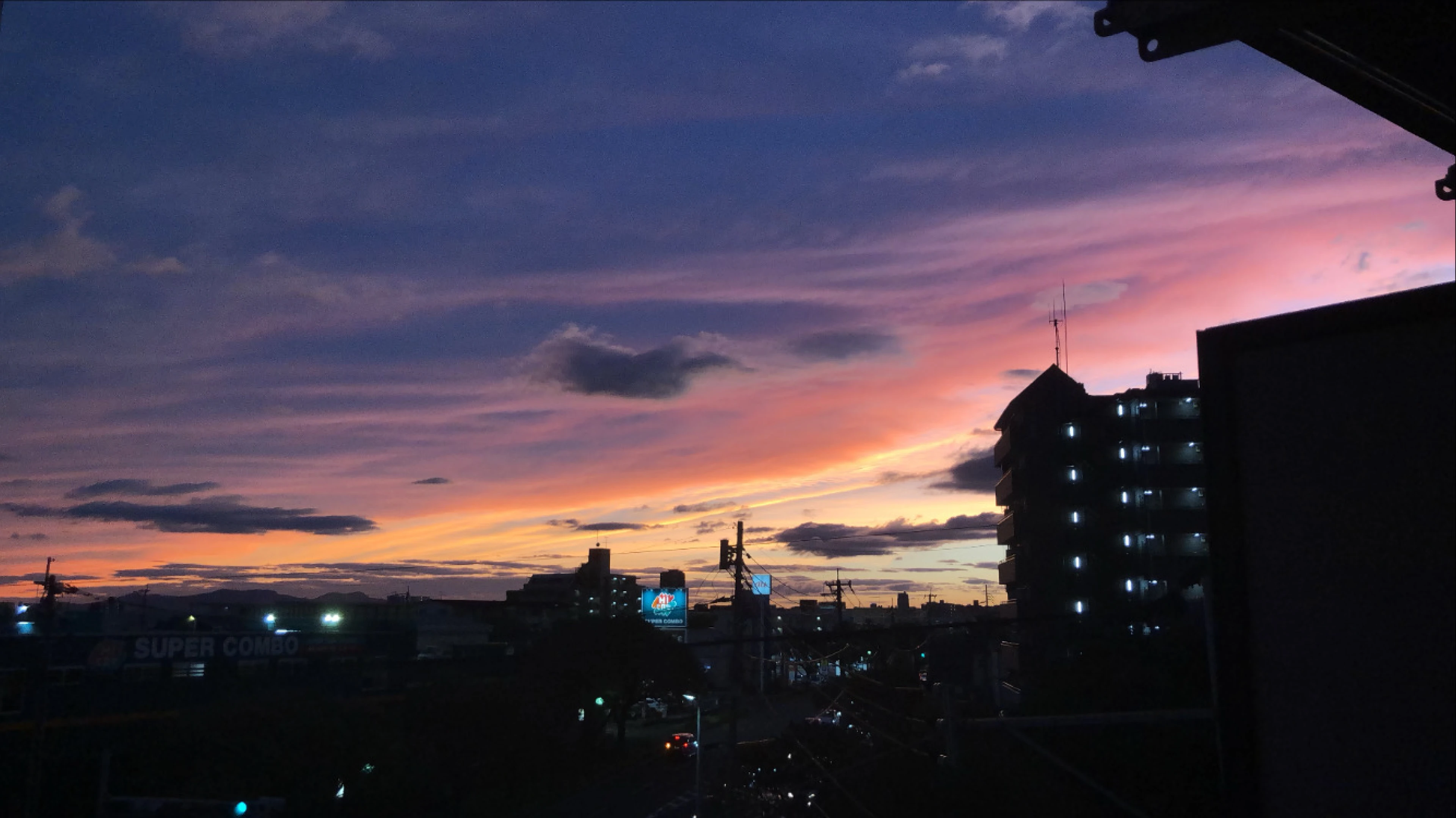 フロントビジュアルの写真